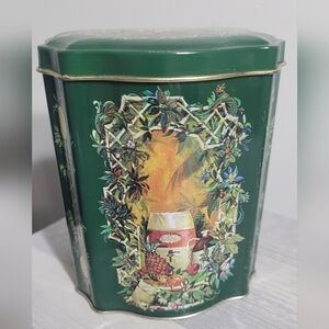 Vintage Christmas Tin England Holiday Tea 1981 Green Pineapples Gold Trim Avon